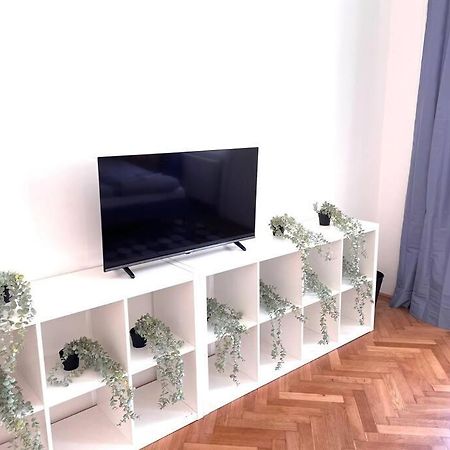 Brand New Spacious & Stylish Aptmt In City-Centre Виена Екстериор снимка