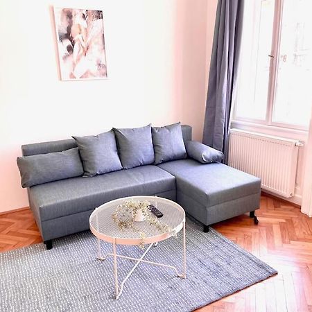 Brand New Spacious & Stylish Aptmt In City-Centre Виена Екстериор снимка