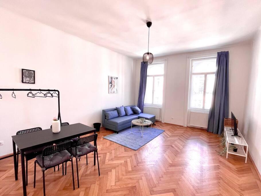 Brand New Spacious & Stylish Aptmt In City-Centre Виена Екстериор снимка