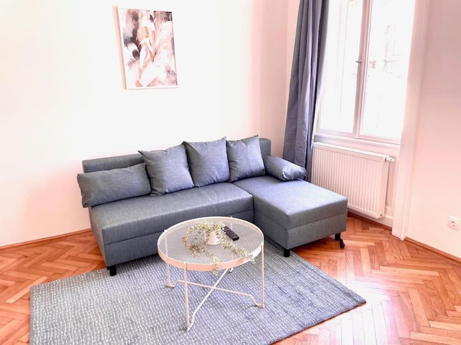 Brand New Spacious & Stylish Aptmt In City-Centre Виена Екстериор снимка